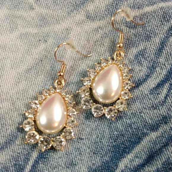 New Pearl Gold Women Earrings - Picture 2 of 2